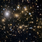 Un ammasso di galassie ultra pesante