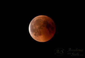 L'eclissi ripresa da Giuseppe Caracciolo attraverso il suo Newton fotografico 200/800 messo a disposizione dell'evento a Ostia Antica.