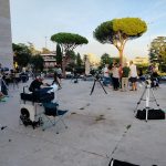 Incominciamo a disporre i telescopi sul sagrato