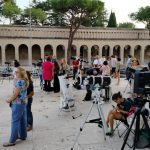 Ben prima dell'orario di inizio cominciano ad arrivare i primi visitatori